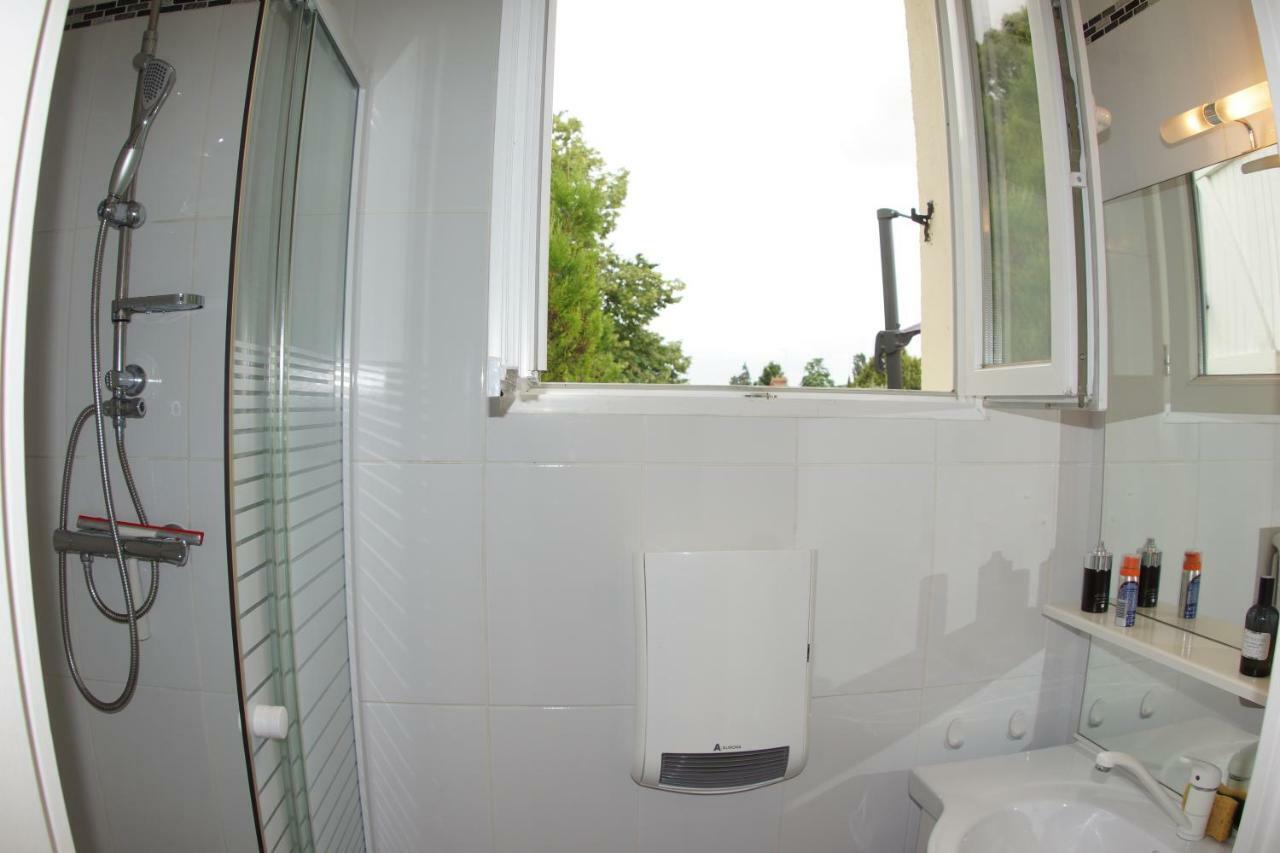 Le Petit Nid Villa Neuille-le-Lierre Bagian luar foto